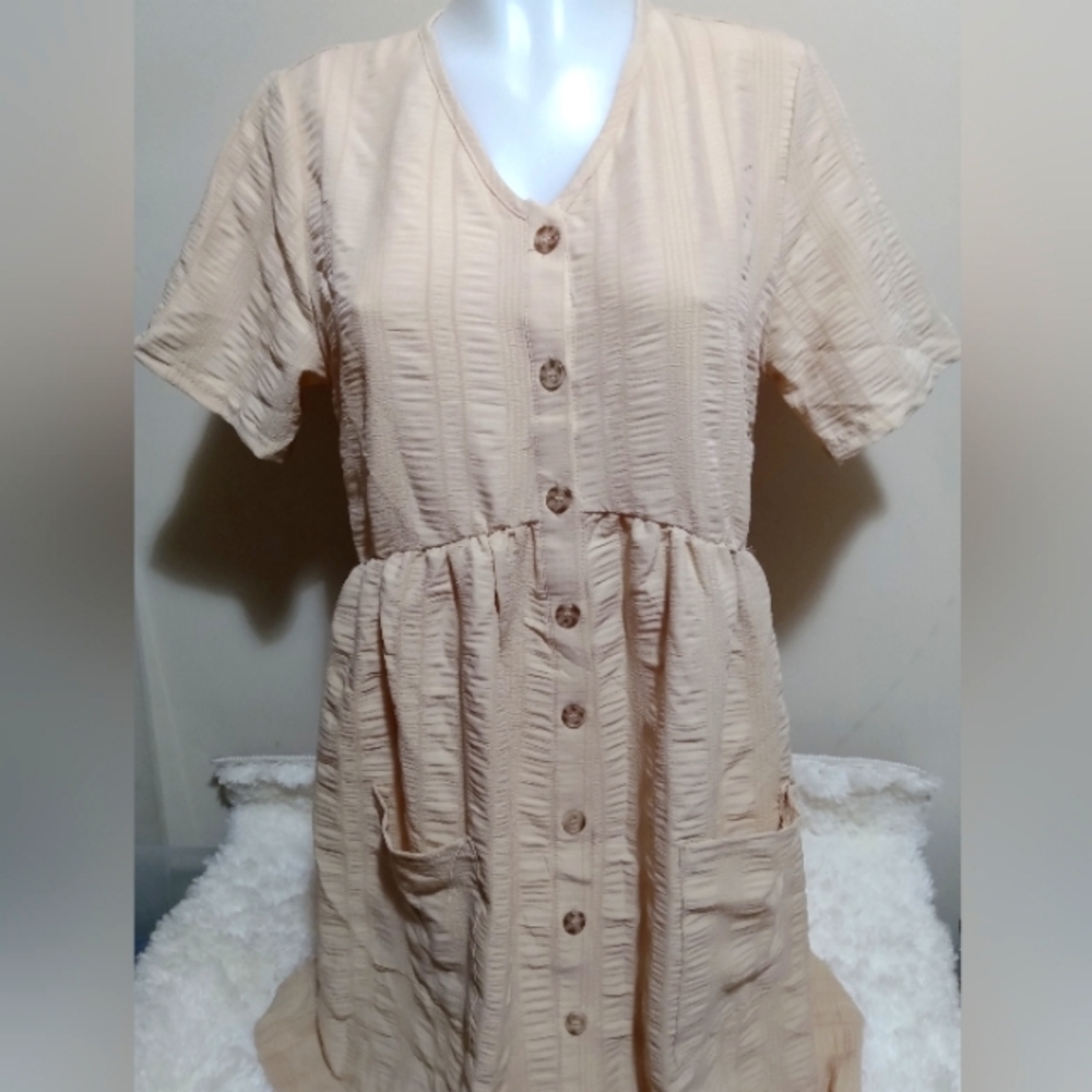 NWT cbrand woman's size medium tan button up dress
